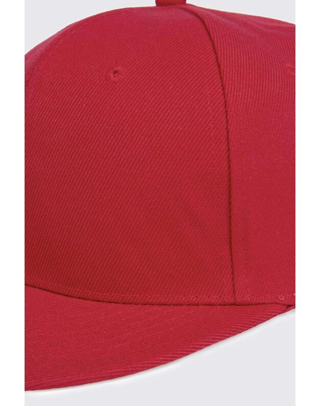 Raudona snapback kepurė